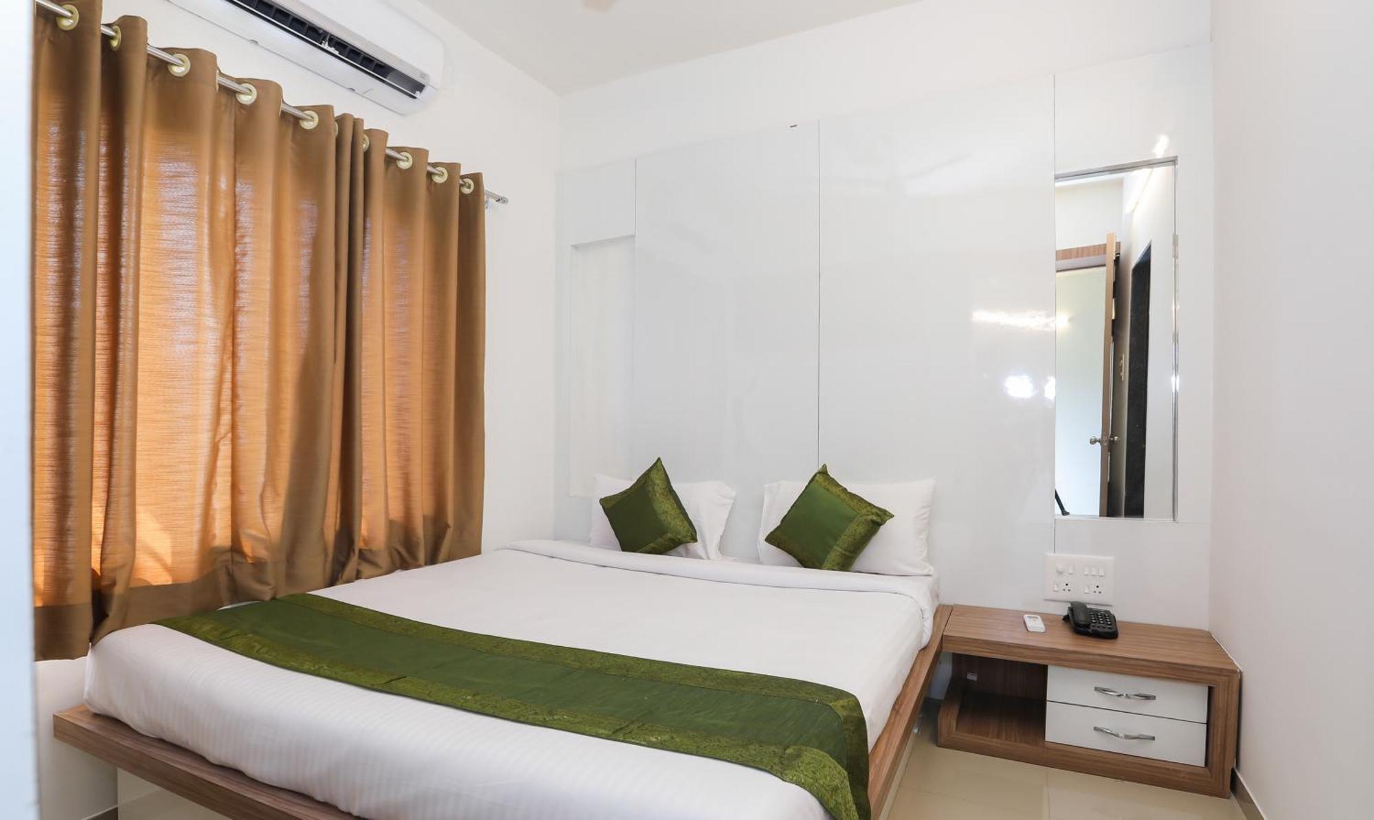 Treebo Sapphire Studio Nashik Luaran gambar