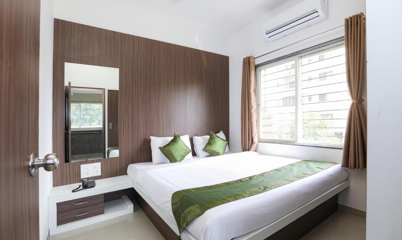 Treebo Sapphire Studio Nashik Luaran gambar
